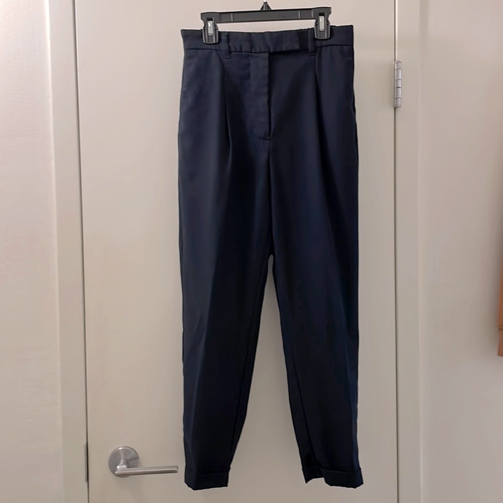 Ankle length trousers in dark navy.